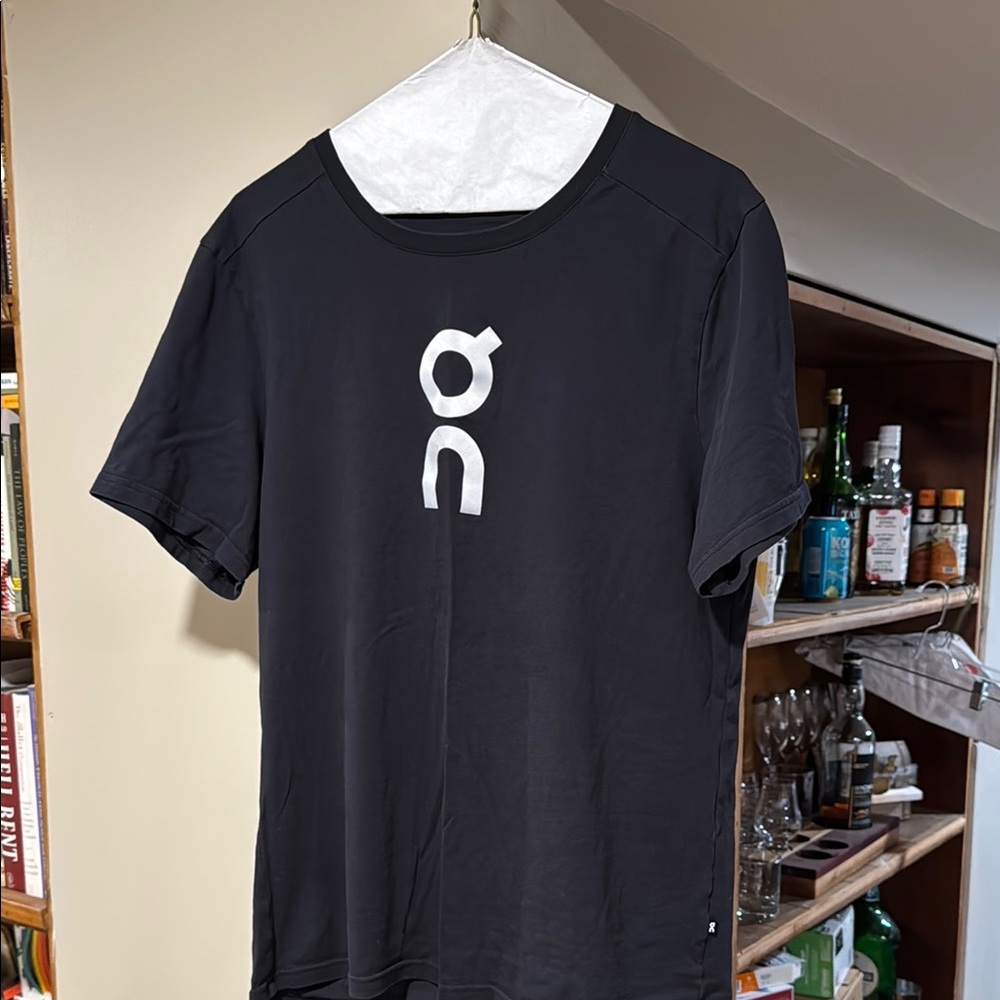 On Running Black Short Sleeve Tee (XL) NWOT